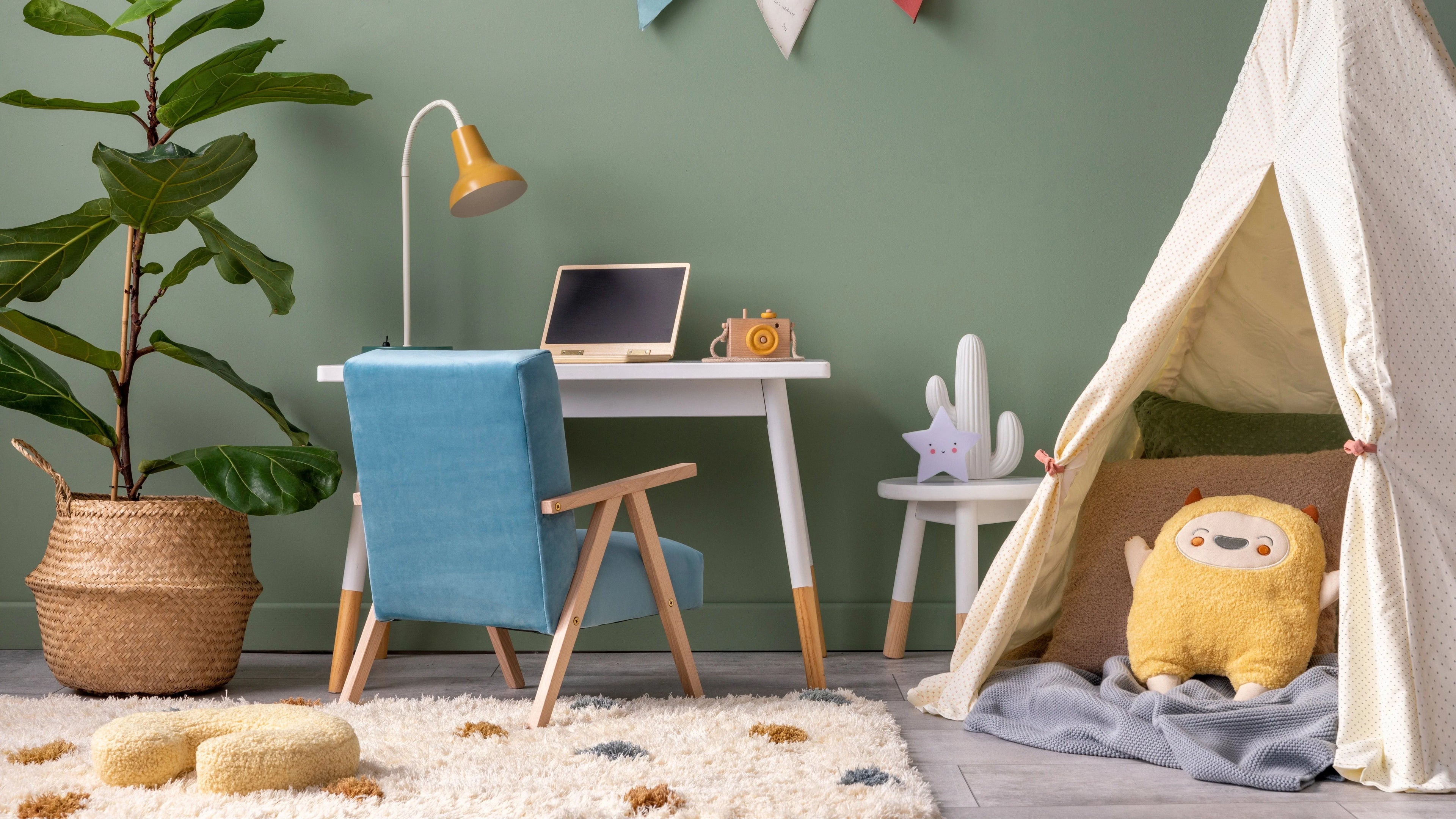 Children’s Desks & Dressing Tables