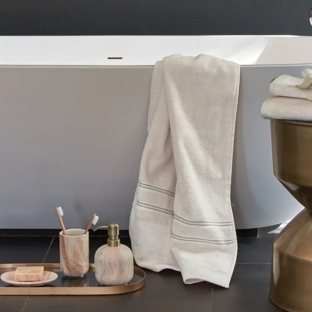 Bedding House Van Gogh Fleurir Off White Bath Towel - Home & Garden > Bathroom Accessories > Bath Towels & Robes
