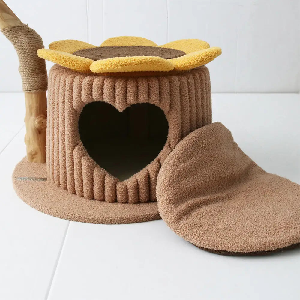 CMISSTREE Heart Shaped Cat House With Sunflower Cat Tree - Pet Care > Toys > Cat Toys