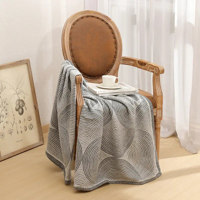 Grey Luxurious Paisley Jacquard Throw Blanket - Soft Wool Blend with Tassels 120x150cm Lightweight Sofa & Nap Blanket