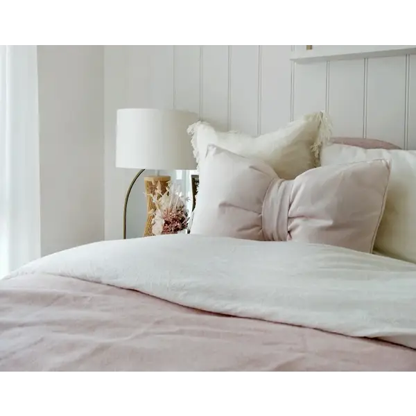 Kensington Throw - 10% Cashmere/ 90% Super Fine Merino Wool - Blush - Home & Garden > Decor