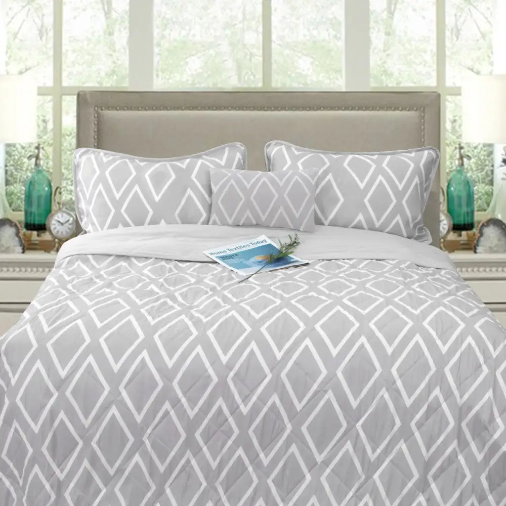 Ramesses Alena Silver 4 Pcs Ultrasonic Comforter Set Queen - Home & Garden > Bedding > Bed Sheets