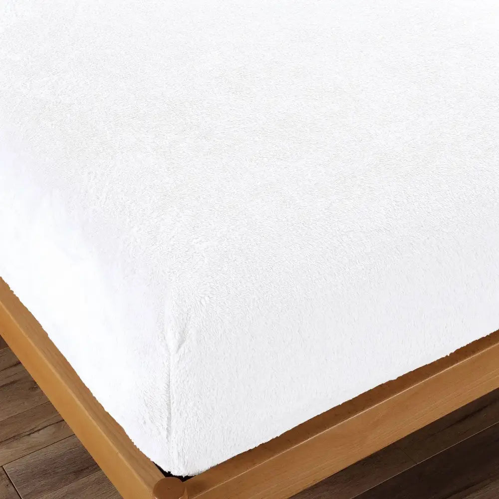 Ramesses Teddy Fleece Fitted Sheet Combo Set White Queen - Home & Garden > Bedding > Bed Sheets