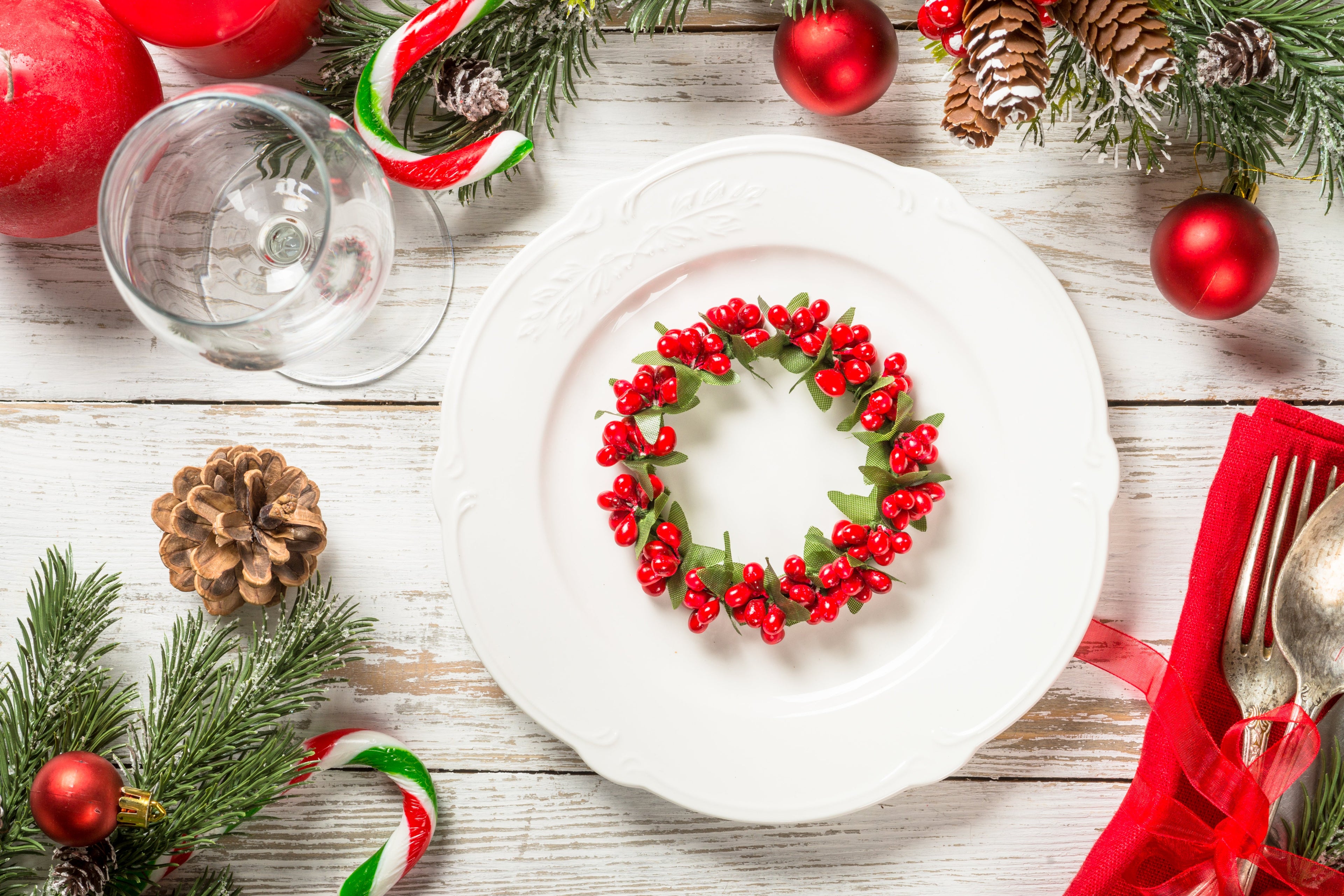 Christmas Décor & Dining