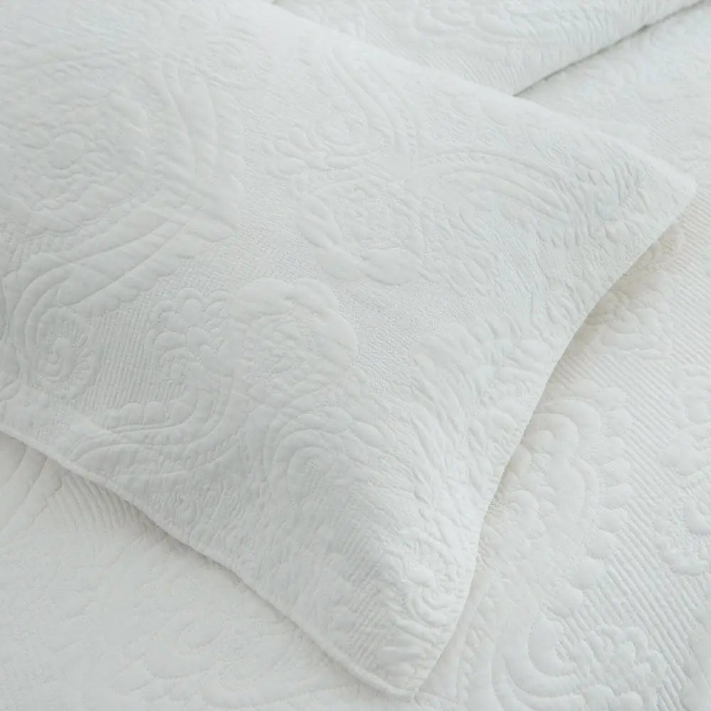 100% Cotton Coverlet Set Damask White Queen - Home & Garden > Bedding > Quilts & Duvets