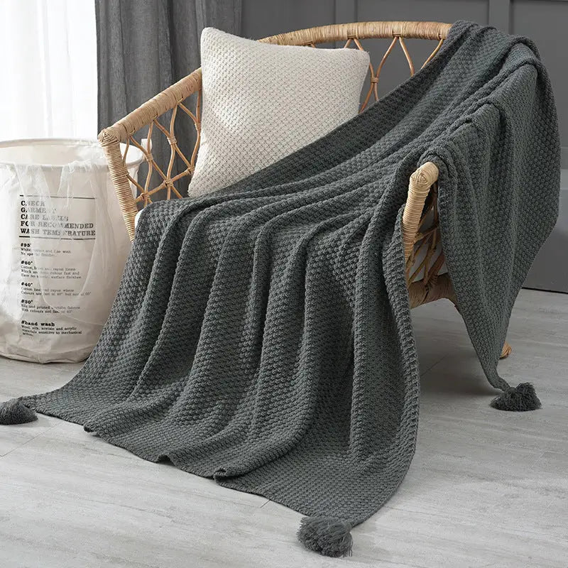 110cm x 150cm Grey Knitted Sofa Blanket for Autumn and Winter Naps - Home & Garden > Bedding > Blankets & Throws