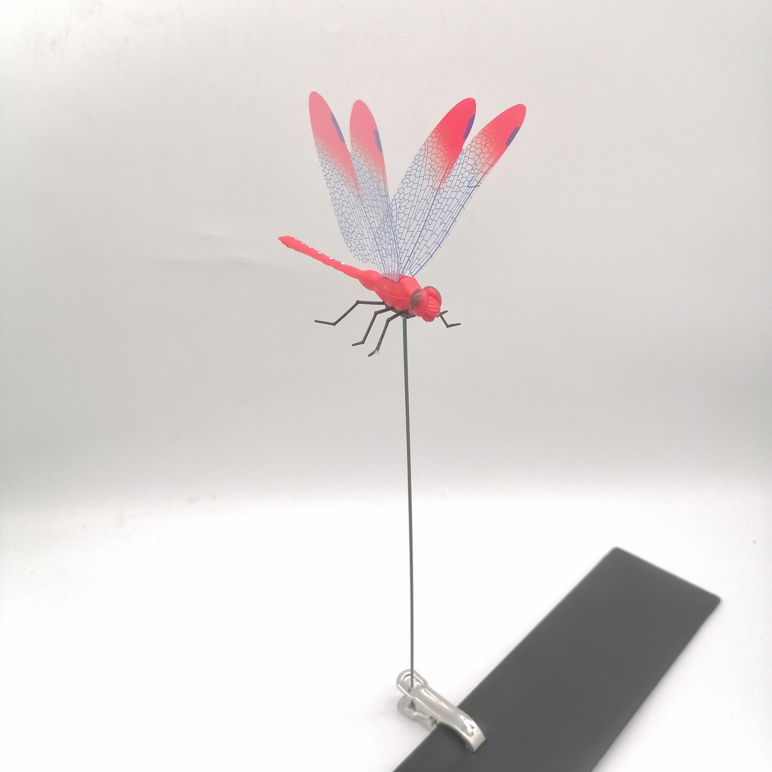 6-Pieces Red Small Garden Dragonfly Clips – 3D Colorful Insect Decoration, Outdoor Metal Stake Ornament, Patio & Plant Accessories