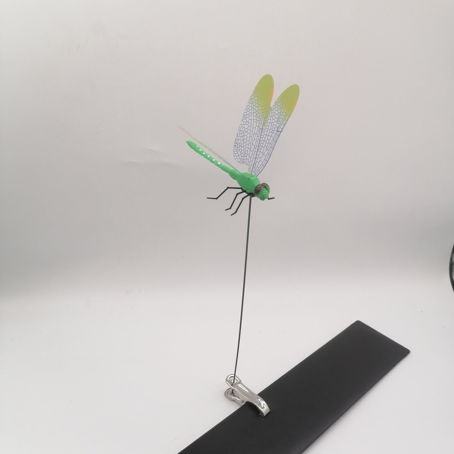 6-Pieces Green Small Garden Dragonfly Clips – 3D Colorful Insect Decoration, Outdoor Metal Stake Ornament, Patio & Plant Accessories
