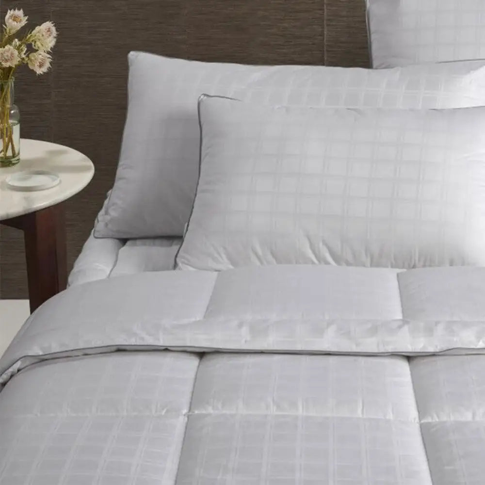 Accessorize Deluxe Hotel 300GSM Quilt Super King - Home & Garden > Kitchenware