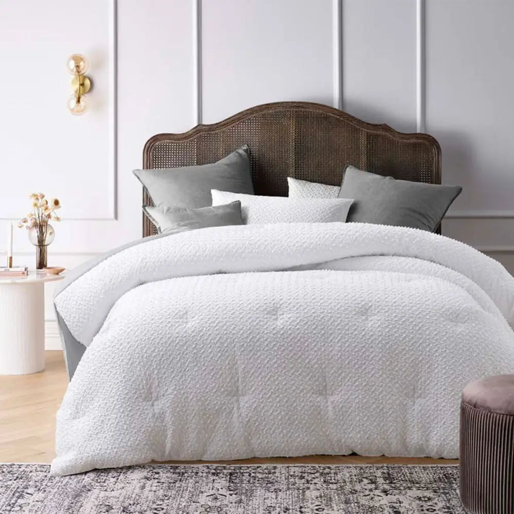 Accessorize Dotty Clip White 3 Piece Jacquard Comforter Set King - Home & Garden > Bedding