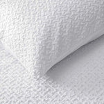 Accessorize Dotty Clip White Jacquard Quilt Cover Set Queen - Home & Garden > Bedding
