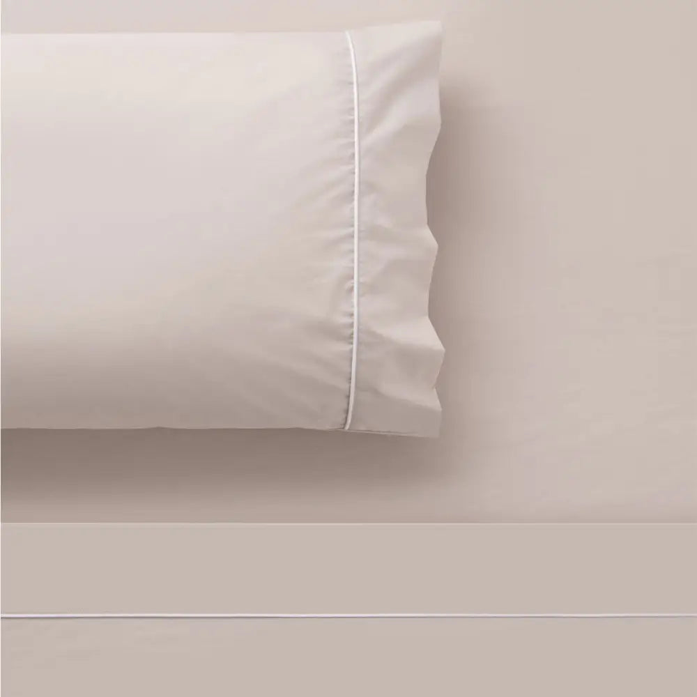 Accessorize White/Natural Piped Hotel Deluxe Cotton Sheet Set King - Home & Garden > Bedding > Bed Sheets