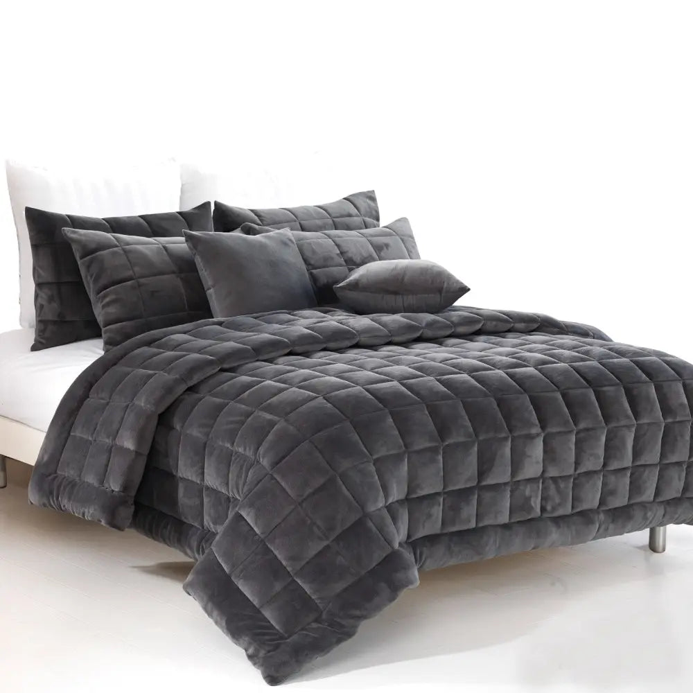 Alastairs Augusta Faux Mink Quilt / Comforter Set Charcoal King - Home & Garden > Bedding