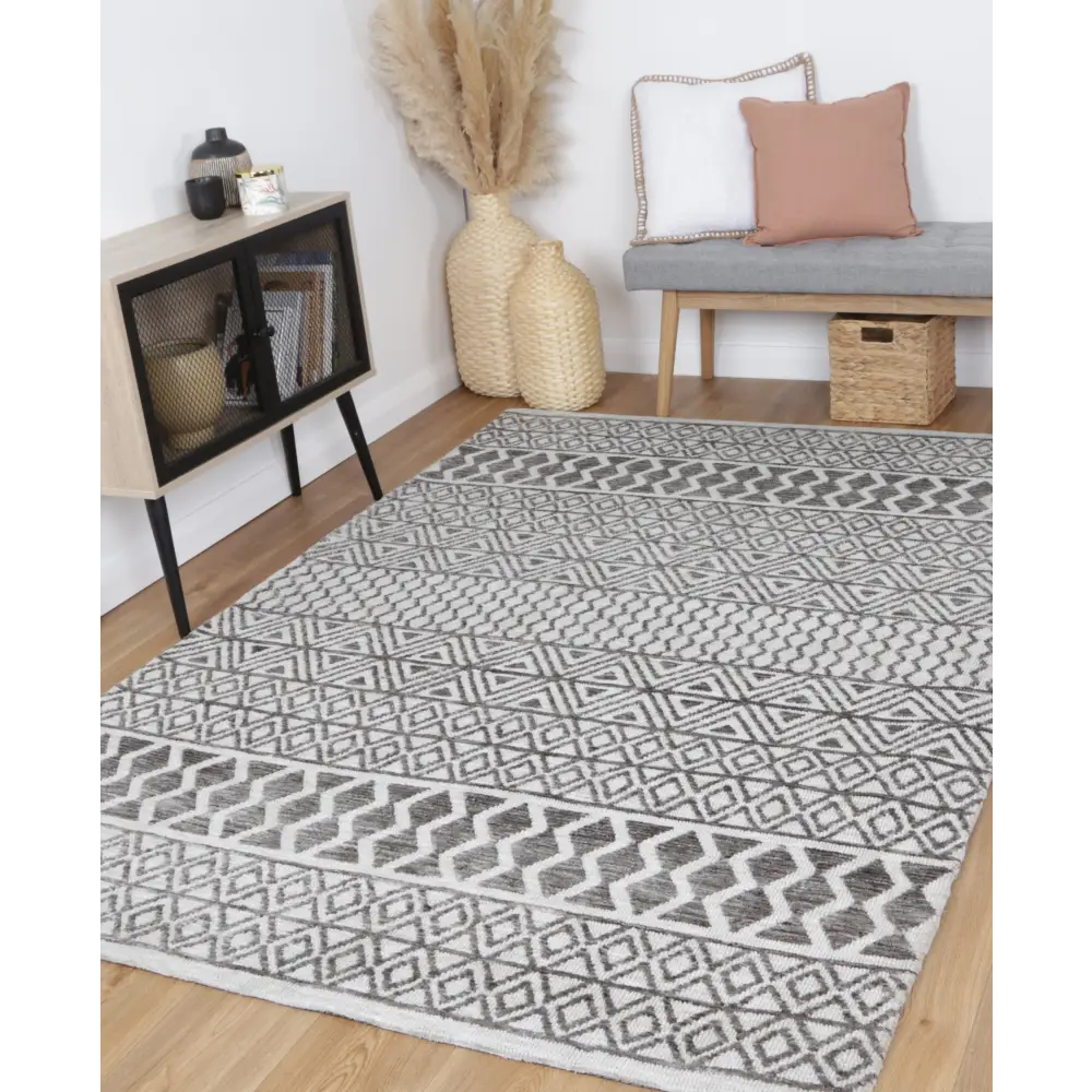 Amritsar AMRI04 Grey 160x230 - Home & Garden > Rugs