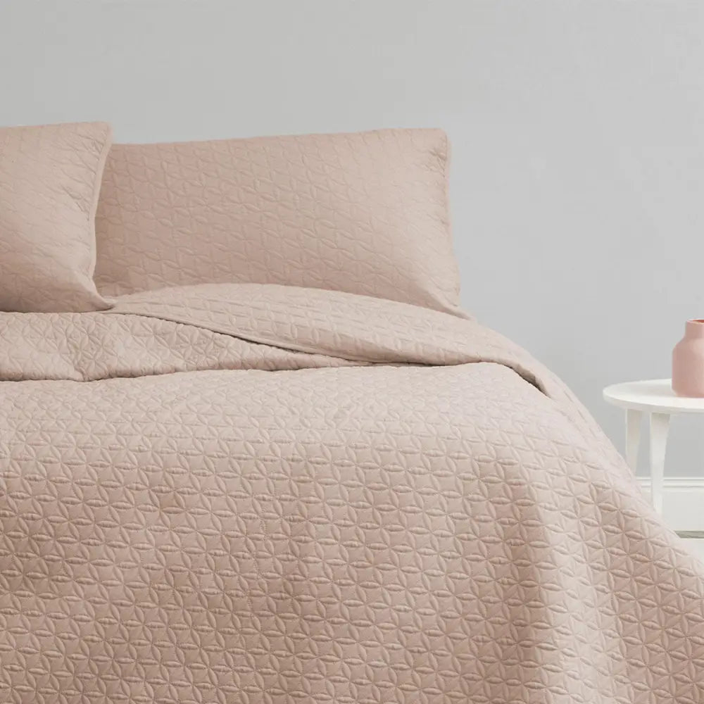 Ardor Chloe Powder Pink 3 Pcs Quilted Coverlet Set Queen/King - Home & Garden > Bedding