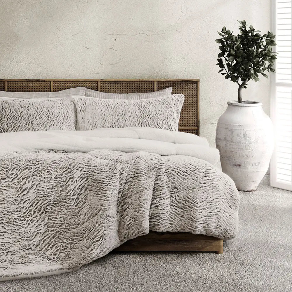 Ardor Faux Fur Bear 3 Piece Comforter Set Queen/King - Home & Garden > Bedding