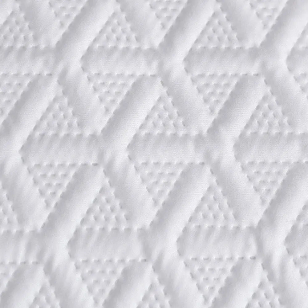 Ardor Leonardo White Embossed Quilt Cover Set Double - Home & Garden > Curtains > Curtains & Drapes