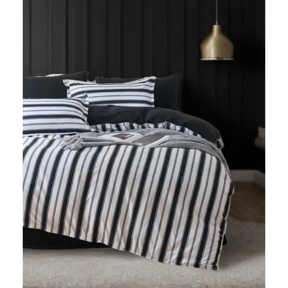 Ascar Striped Quilt Cover Set - Queen Size - Home & Garden > Bedding