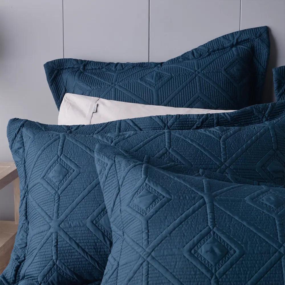 Bianca Kazimir Navy Polyester Coverlet Set Queen/King - Home & Garden > Bedding