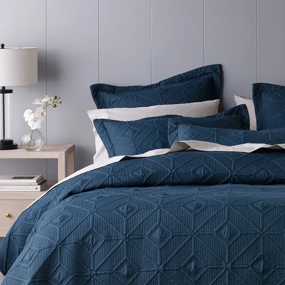 Bianca Kazimir Navy Polyester Coverlet Set Queen/King - Home & Garden > Bedding