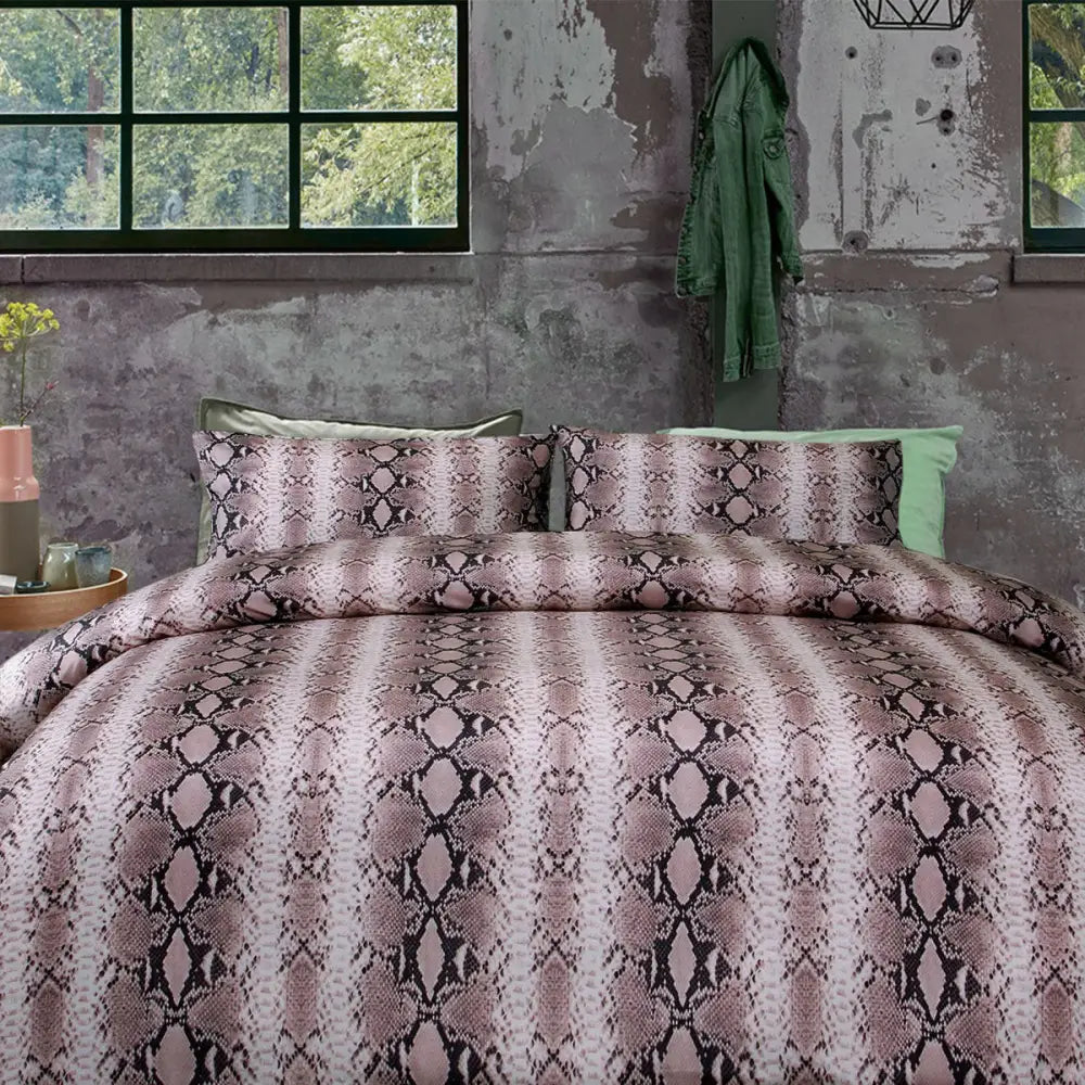 Big Sleep Snake Skin Pink Quilt Cover Set Double - Home & Garden > Bedding