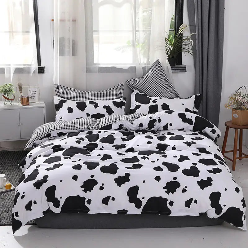 Black and White Cow Pattern 3-Piece Polyester Duvet Cover Set with 2 Pcs Pillowcases - Elegant Bedding Machine Washable