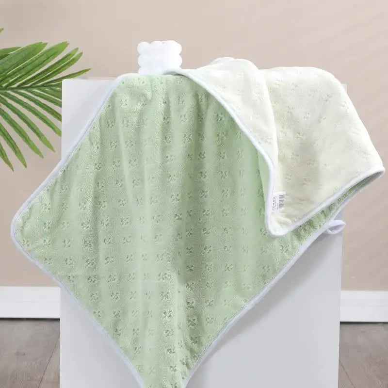 Bluish white Oversized Double-Sided Coral Fleece Bath Towel | Soft and Absorbent Thick & Warm 70x140cm - Home & Garden