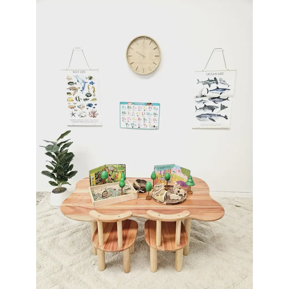Child hardwood cloud table with 4 chairs - Furniture > Living Room