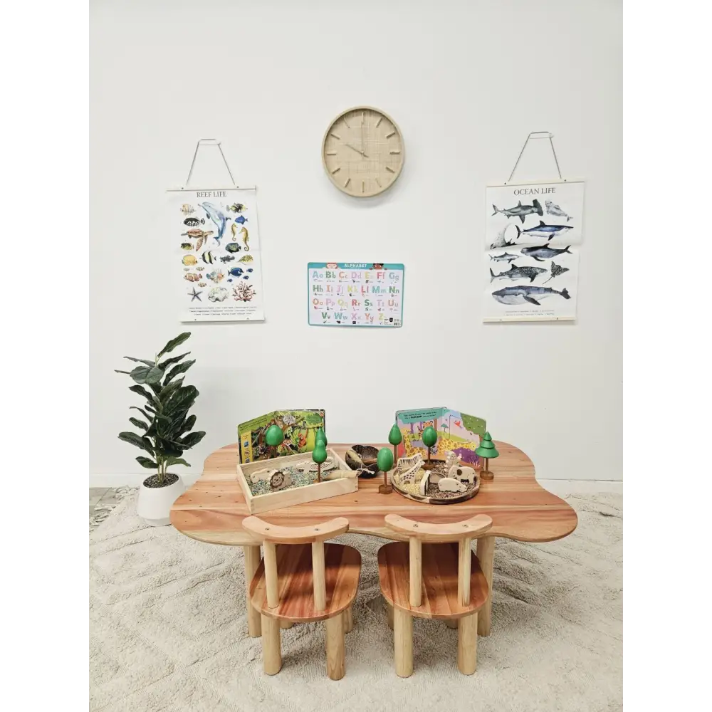 Child hardwood cloud table with 4 chairs - Furniture > Living Room