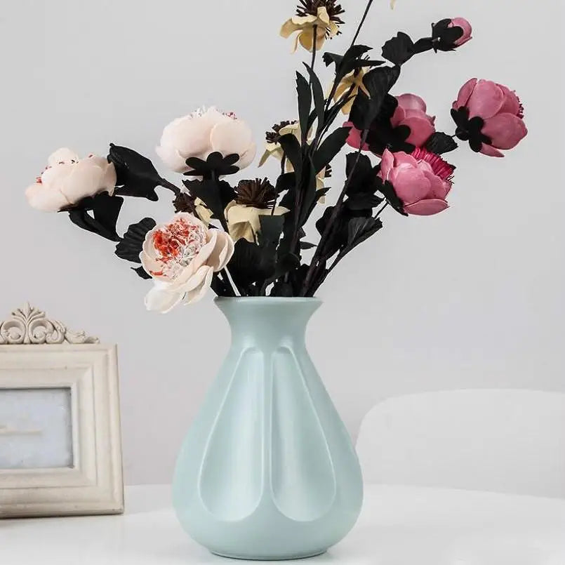 Drop-resistant Plastic Vase for Dry and Wet Flower Arrangements - Blue - Home & Garden > Decor > Vases & Table Decor