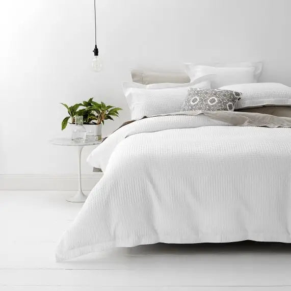 Elegance Waffle Cotton Jacquard White Quilt Cover Set by Renee Taylor King - Home & Garden > Bedding > Quilts & Duvets