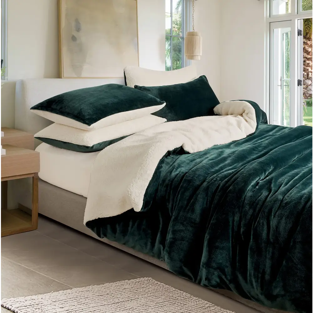 Gioia Casa 2 in 1 Teddy Sherpa Quilt Cover Set and Blanket (Emerald Green Super King) - Home & Garden > Bedding >
