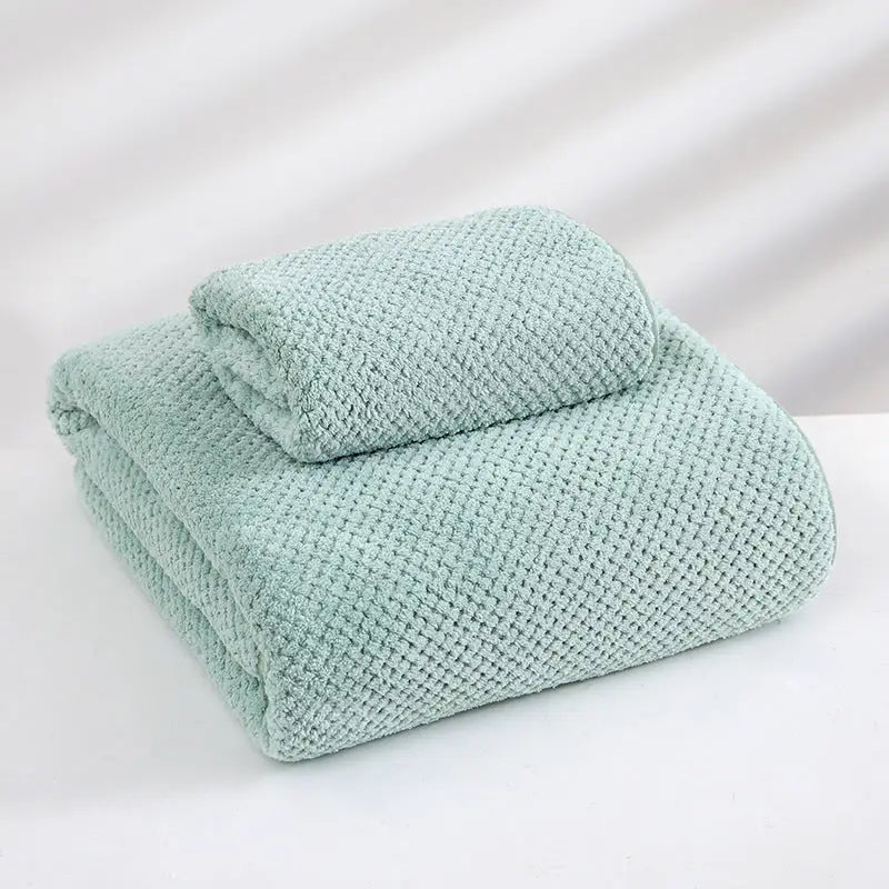 Green Luxury White Bath Towel and Hand Towel Set - Ultra Soft and Absorbent - Home & Garden > Bathroom Accessories >