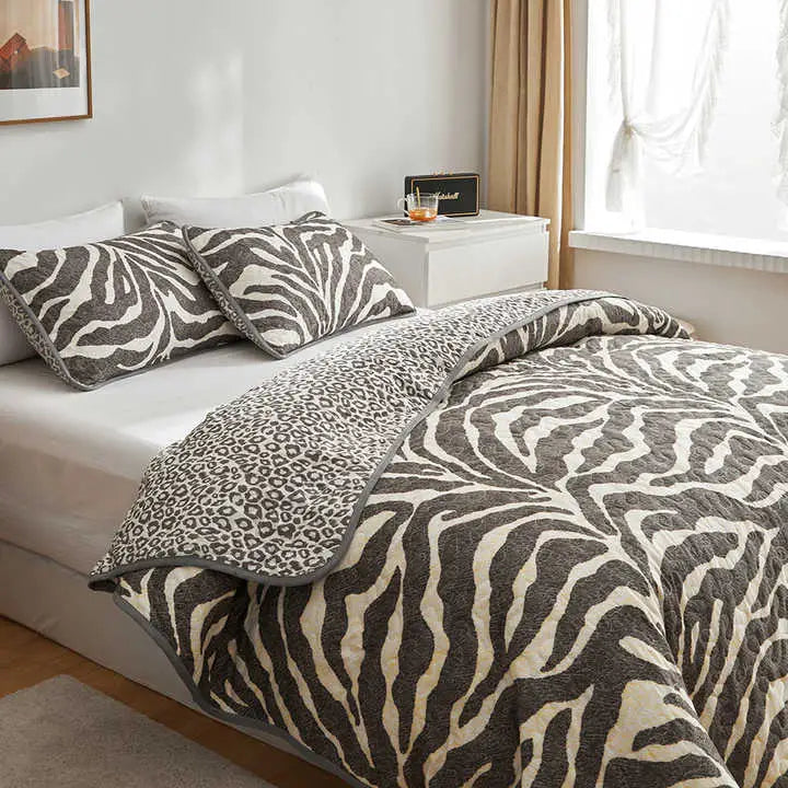 Grey Leopard Pattern 3-Piece Polyester Duvet Cover Set with 2 Pcs Pillowcases - Elegant Bedding Machine Washable