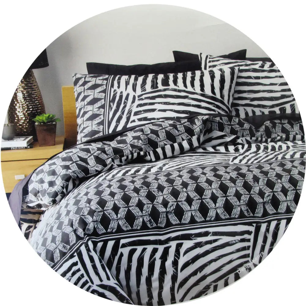 Homeport Kenya Black Printed Geometric Quilt Cover Set Double - Home & Garden > Bedding