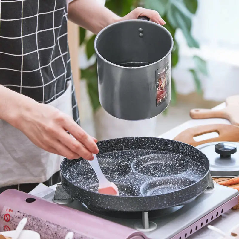 Justcook 24cm 4 Mold Non-Stick Egg Cooker Frying Pan - Black - Home & Garden > Kitchenware