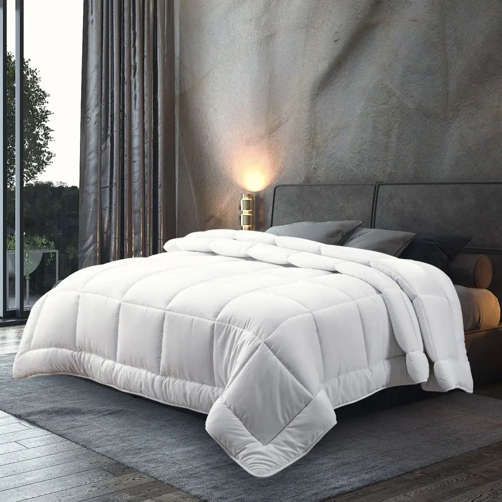Laura Hill 700GSM Duck Down Feather Quilt Duvet Doona - Super King - Home & Garden > Bedding