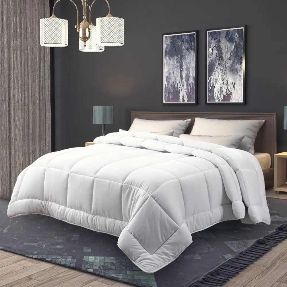 Laura Hill 700GSM Goose Down Feather Comforter Doona - Super King - Home & Garden > Bedding