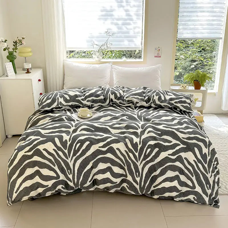 Leopard Duvet Cover - 3 Piece Bedding Set (with Corner Ties)Quilt cover 230cm x 230cm pillowcase 51 x 92cm - Home &