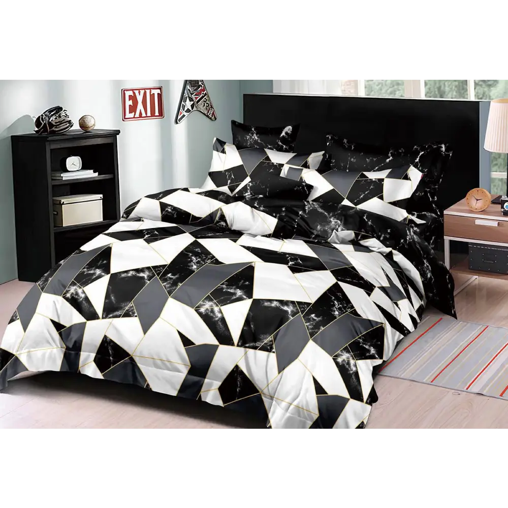 Makoto Super King Size Quilt/Duvet Cover Set - Home & Garden > Bedding