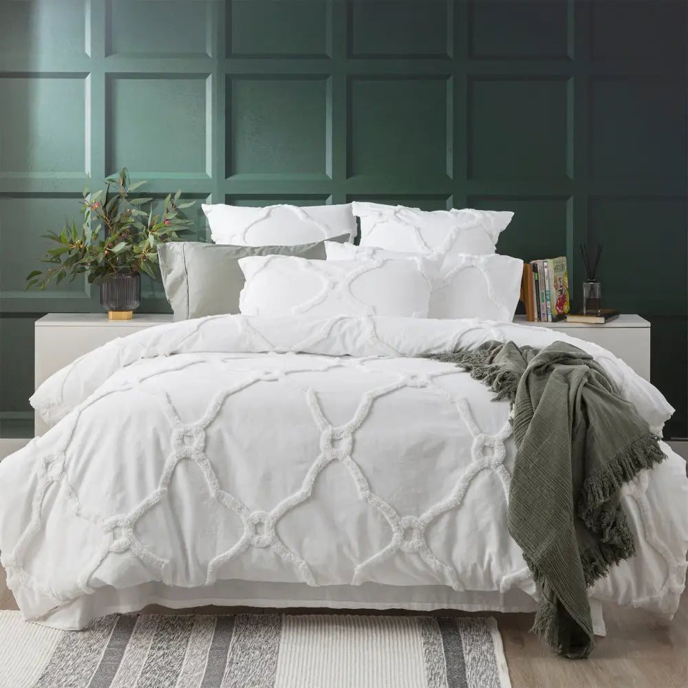 Moroccan 100% Cotton Chenille Vintage Washed Tufted White Quilt Cover Set by Renee Taylor Queen - Home & Garden >