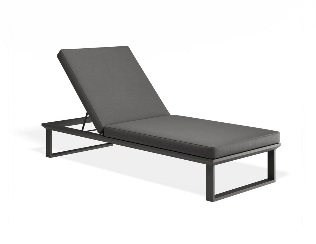 Solenne sun lounge in Charcoal with Granite Grey cushion