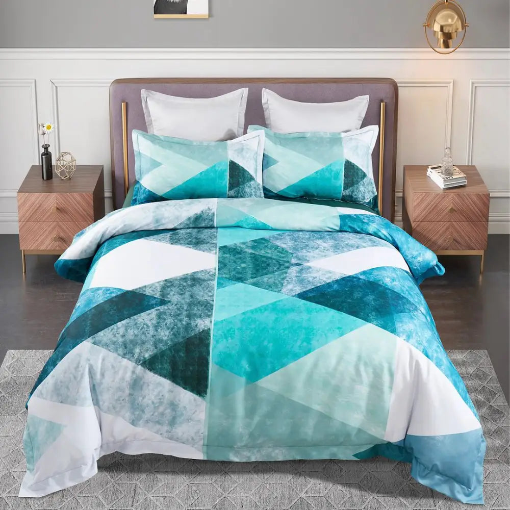 Takashi Quilt Cover Set - Queen Size - Home & Garden > Bedding