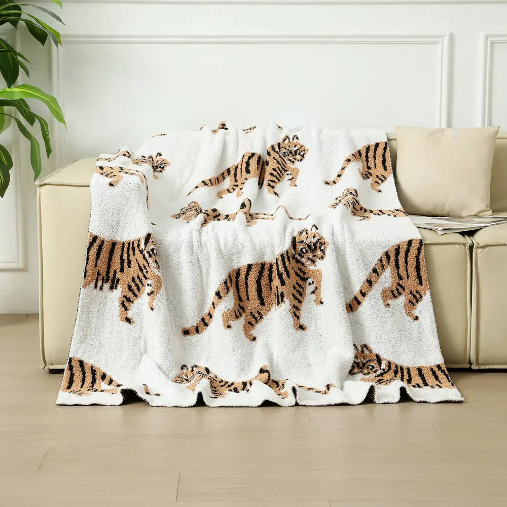 Tiger Pattern Knitted Sofa Blanket with Plush Side 130 x 160 cm 950g Ideal for Napping and Office Use - Home & Garden >