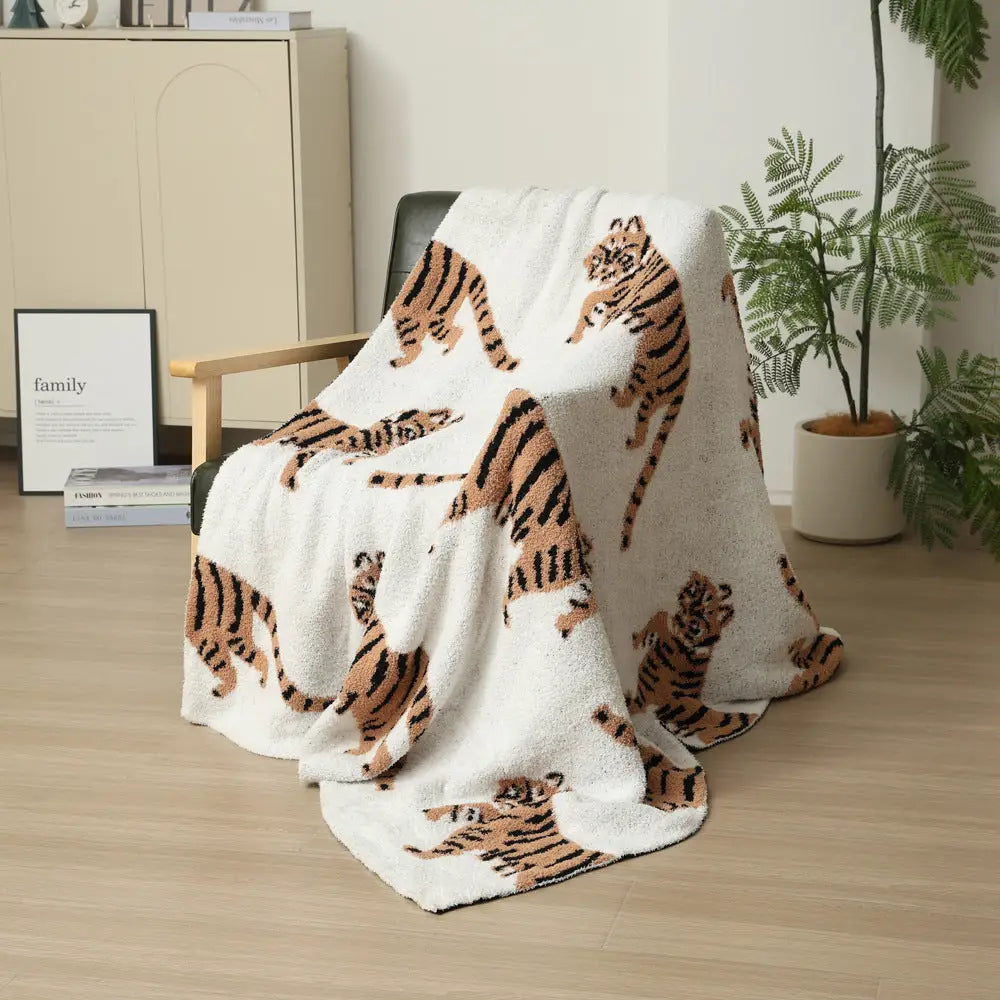 Tiger Pattern Knitted Sofa Blanket with Plush Side 130 x 160 cm 950g Ideal for Napping and Office Use - Home & Garden >