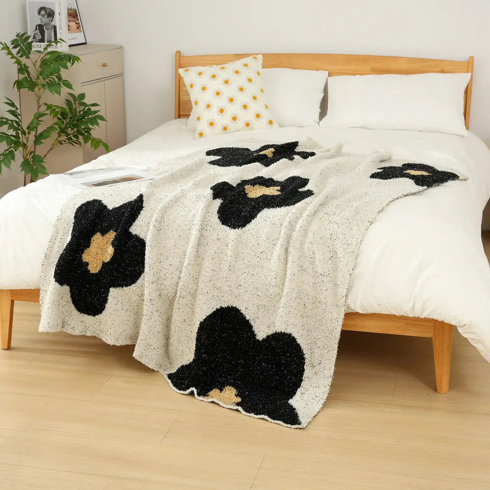 White-black Knitted Sofa Blanket with Plush Side 130 x 160 cm 950g Ideal for Napping and Office Use - Home & Garden >