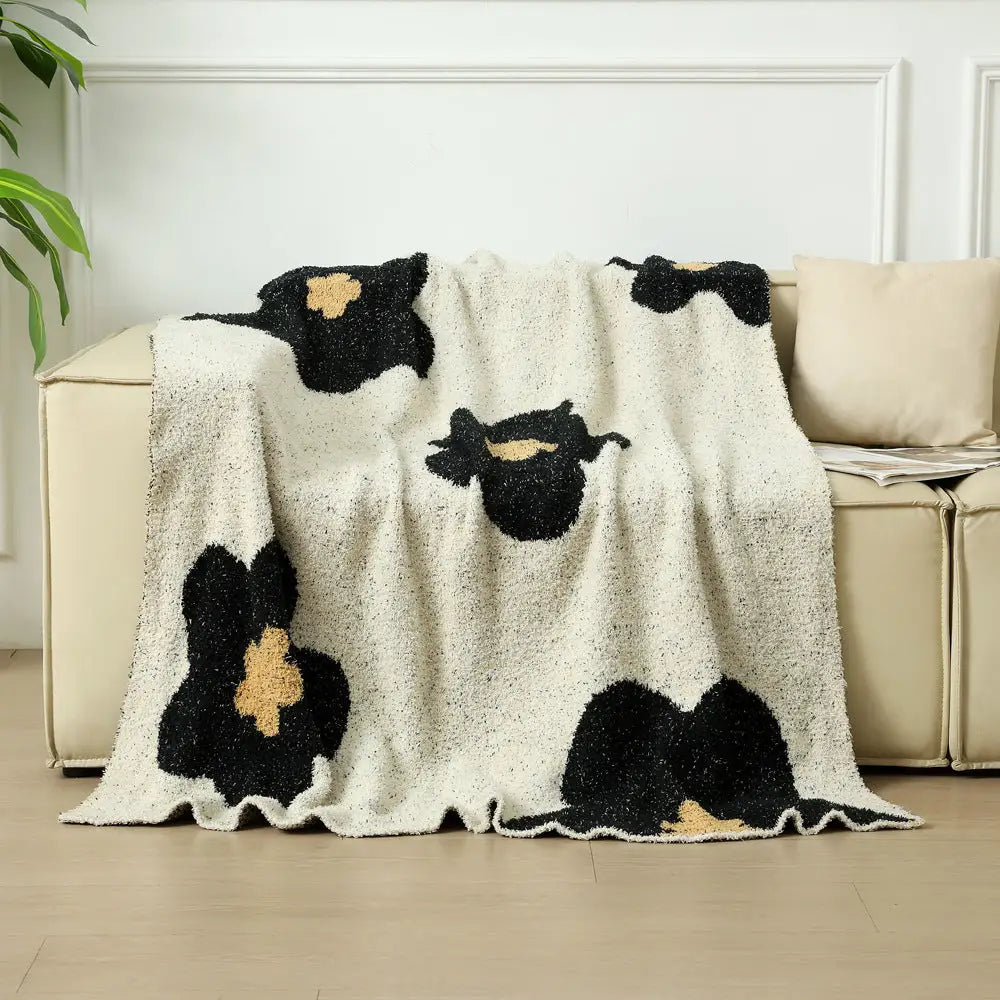 White-black Knitted Sofa Blanket with Plush Side 130 x 160 cm 950g Ideal for Napping and Office Use - Home & Garden >