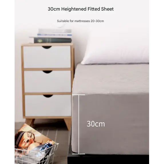 White Queen Size Waterproof Fitted Mattress Protector - Soft & Breathable Bed Cover Hypoallergenic Deep Pocket